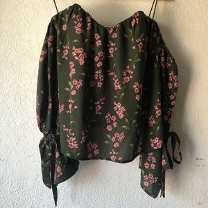 ✨SALE 20% OFF✨Floral off shoulder top